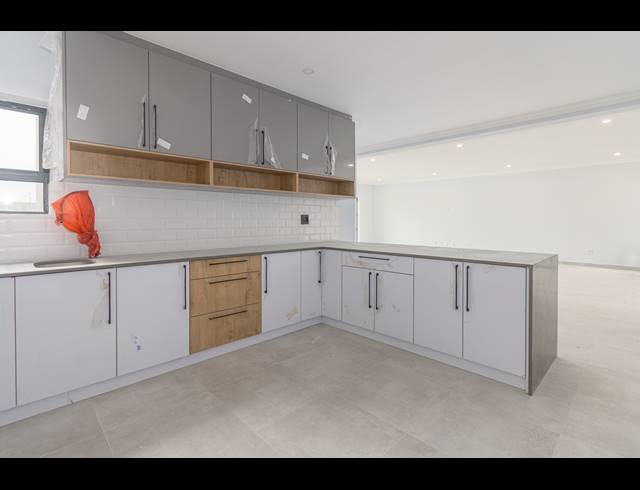 4 BEDROOM FREEHOLD FOR SALE IN SANDOWN
